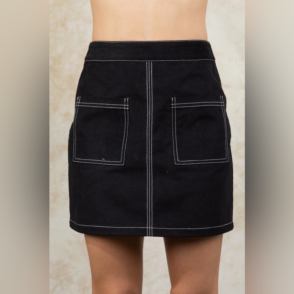 Contrast Color Stitch Mini Skirt Black